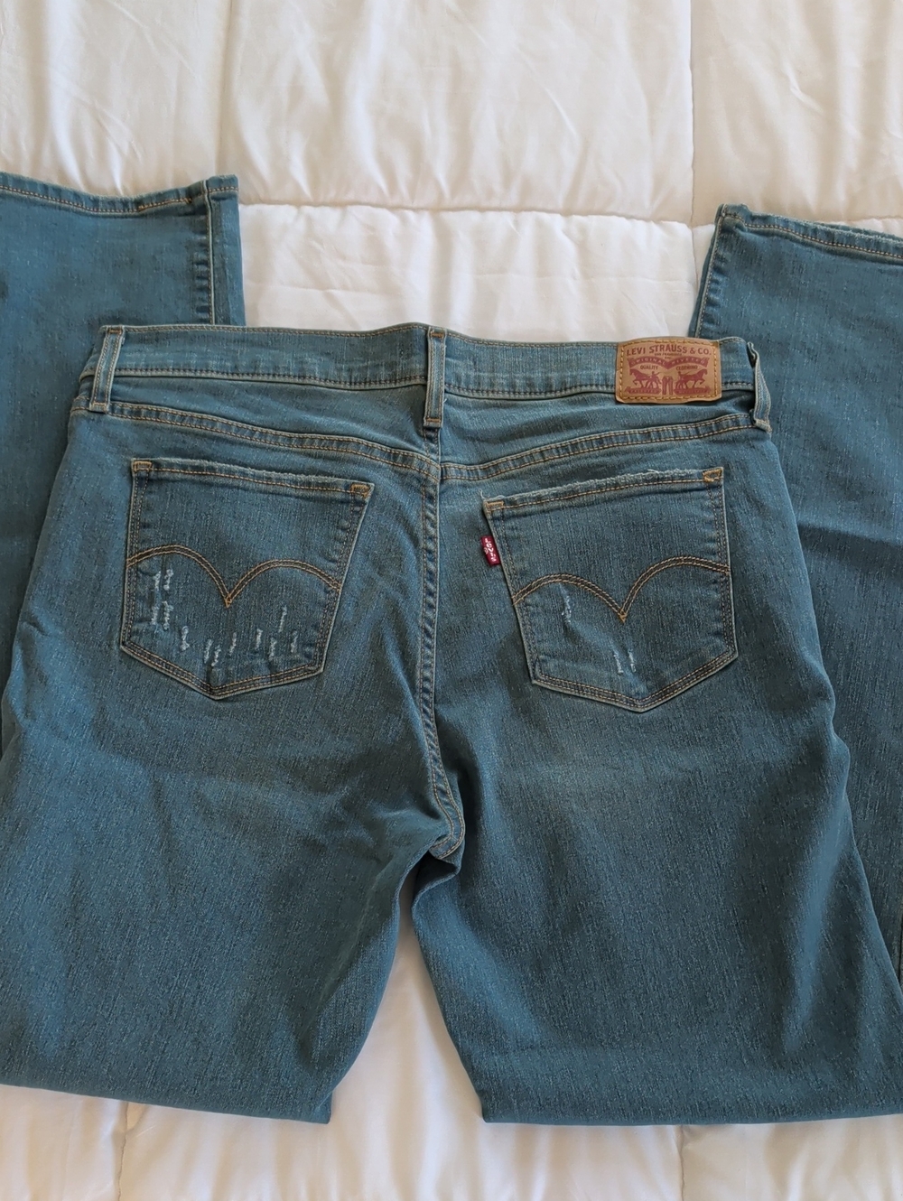 Levi's Women's Blue Denim Jeans - Classic Back Pocket Style